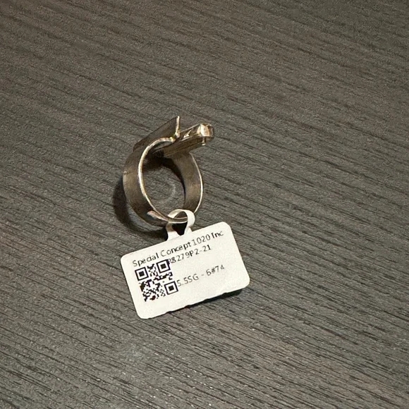 Sterling Silver Ring with Elongated White Pearl - Picture 7 of 7